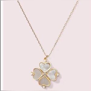 Kate Spade Legacy Logo Spade Flower
Mini Clover Mother Of Pearl Necklace‎ NWT